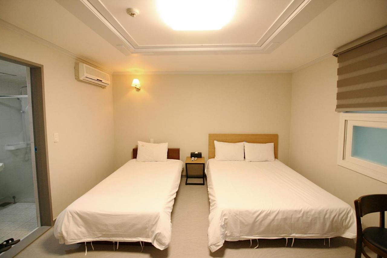 Trevi Hotel Jeju Dış mekan fotoğraf